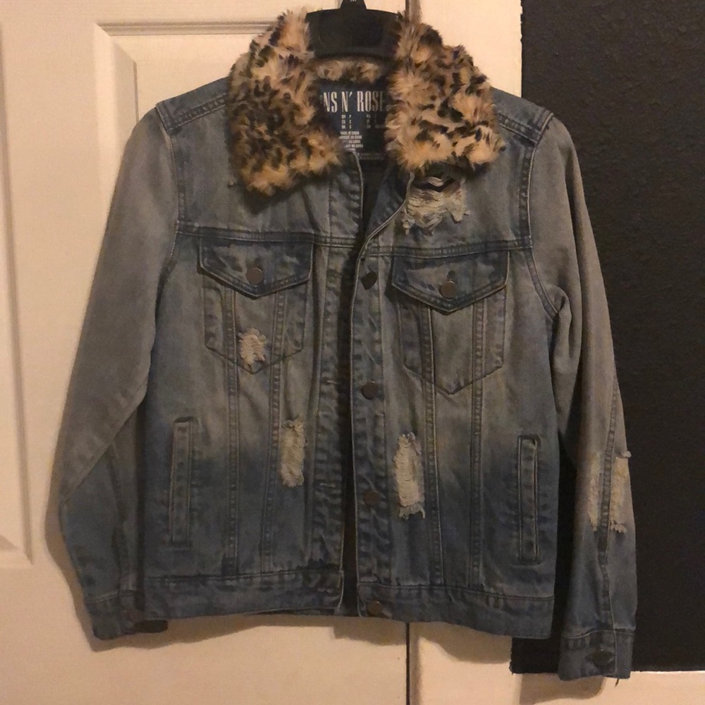 Denim Jacket with Faux Fur Leopard Collar